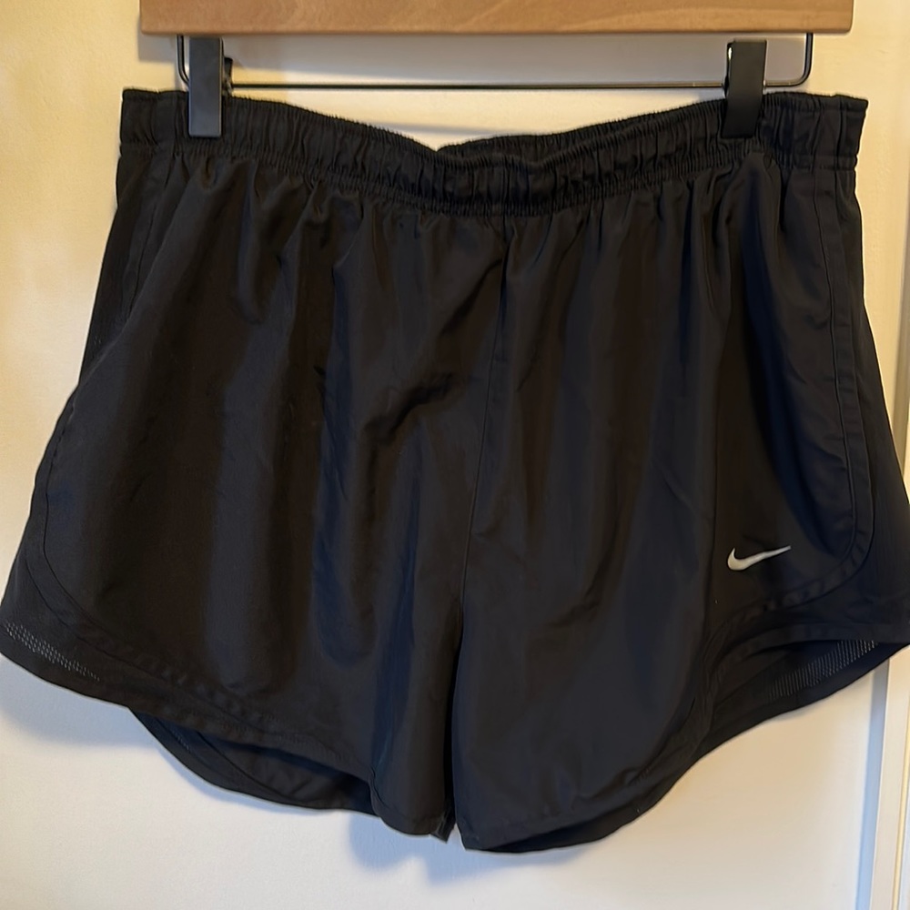 Nike women’s Tempo running shorts, size XL